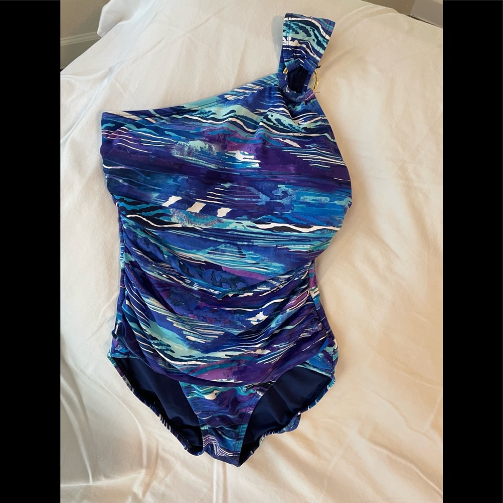 Bathing suit